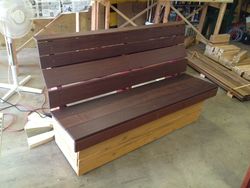 ../images/deck-furniture-2013/first-bench-finished.250x188.jpg