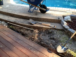 ../images/deck-perimeter/initial-excavation.250x188.jpg