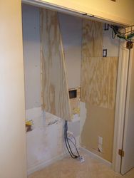 ../images/server-closet/post-wallboard-right.188x250.jpg